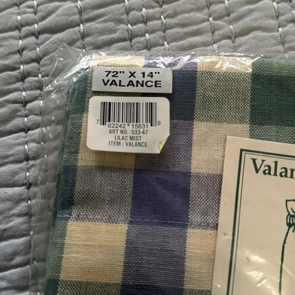 Park Imports Curtain Bundle 2 Valances & 2 Pairs of Tiers. - Picture 9 of 16